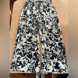 lululemon athletica Navy and White Floral Wide-Leg Pants